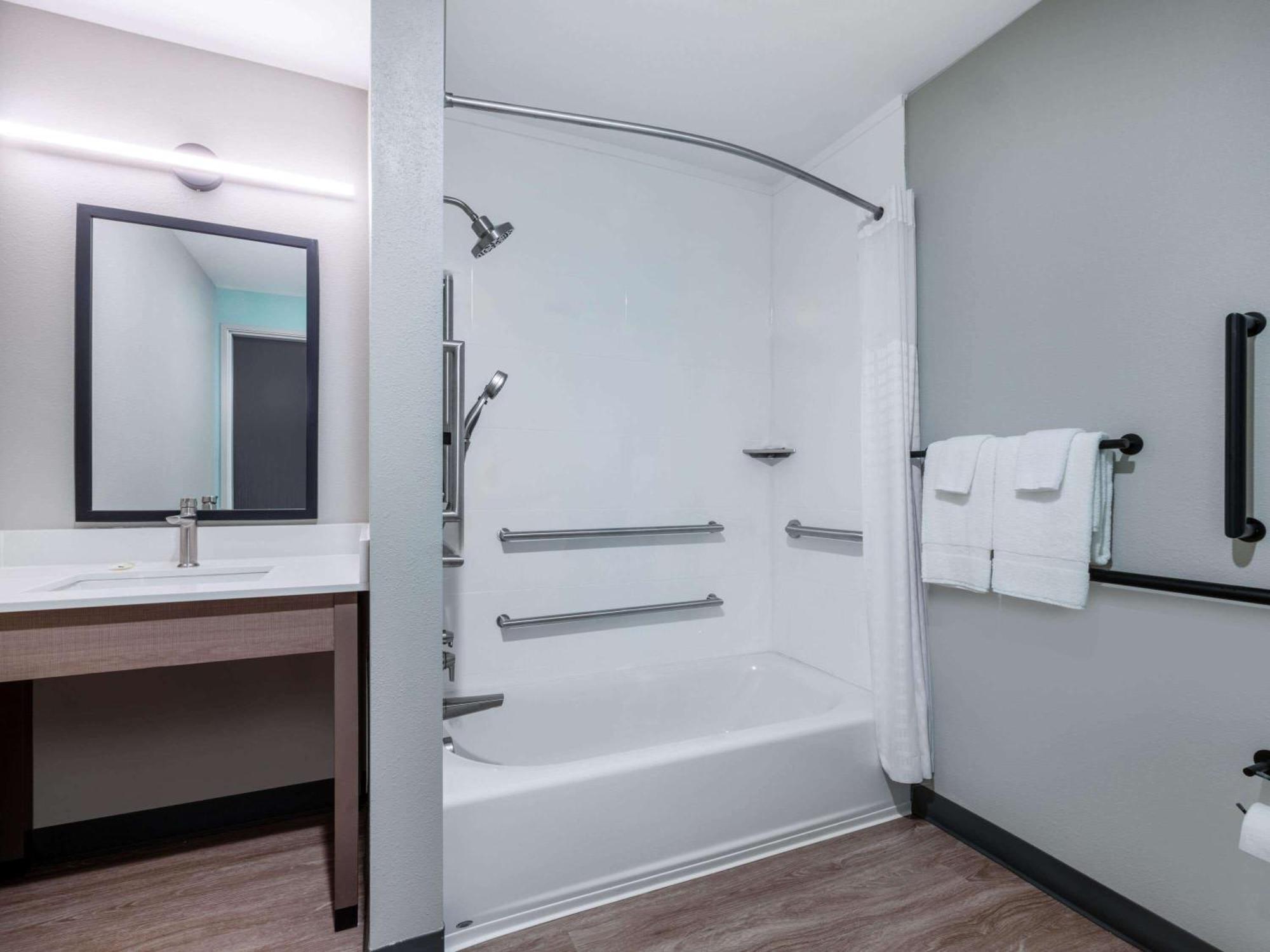 Echo Suites Extended Stay By Wyndham Indianapolis Ameriplex Экстерьер фото